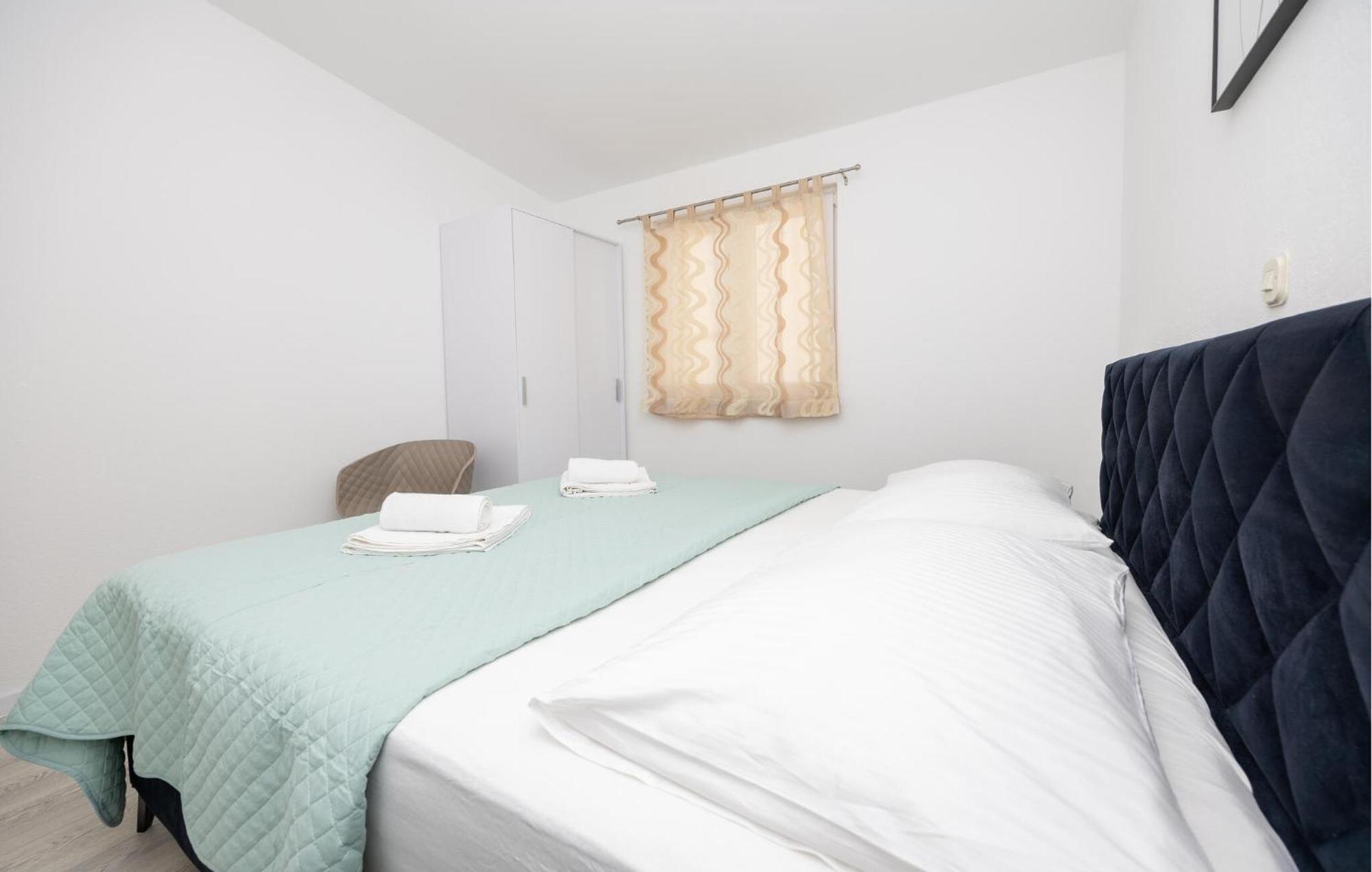 Stunning Apartment In Makarska Eksteriør billede