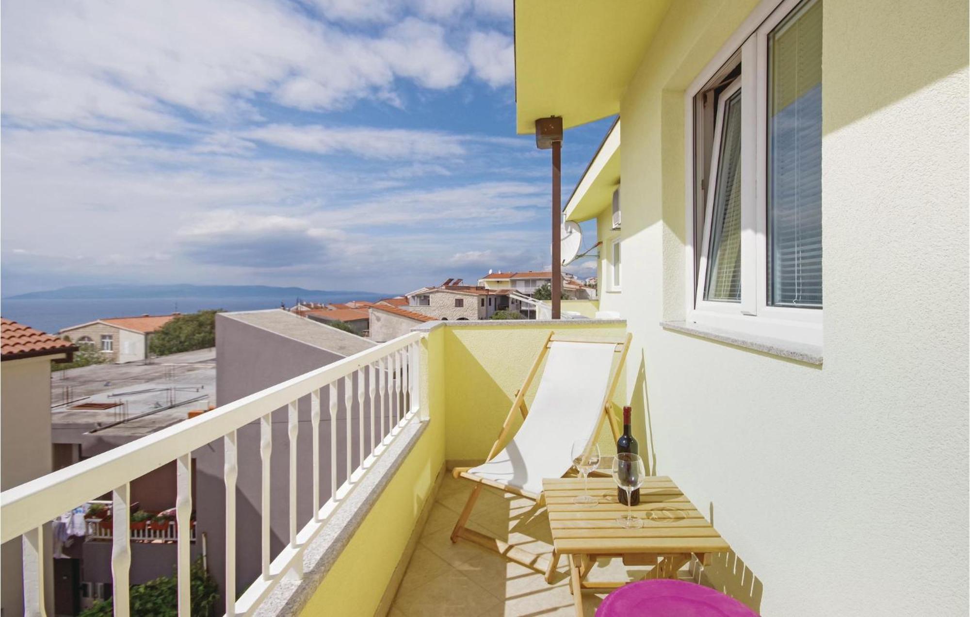 Stunning Apartment In Makarska Eksteriør billede