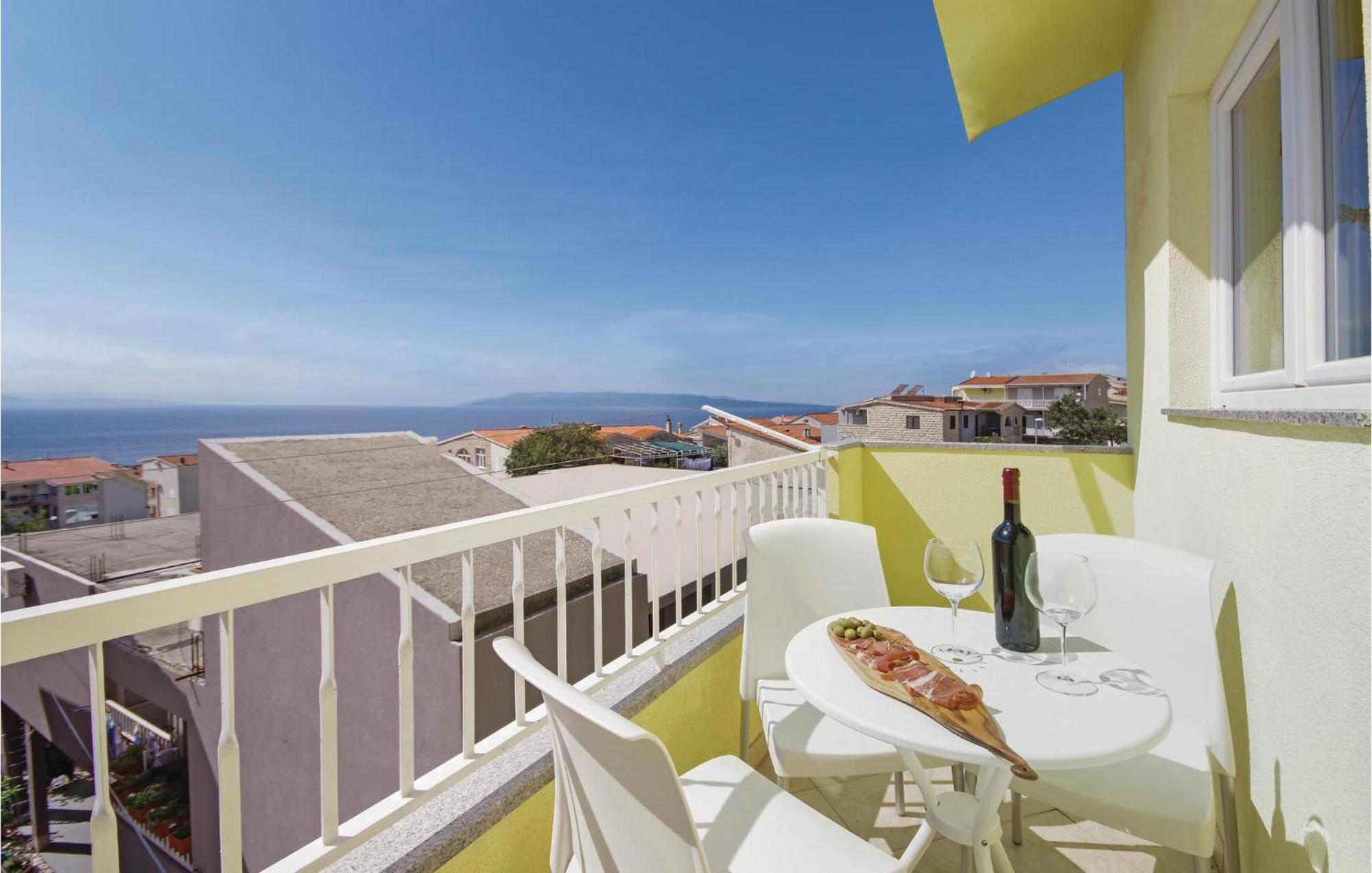 Stunning Apartment In Makarska Eksteriør billede