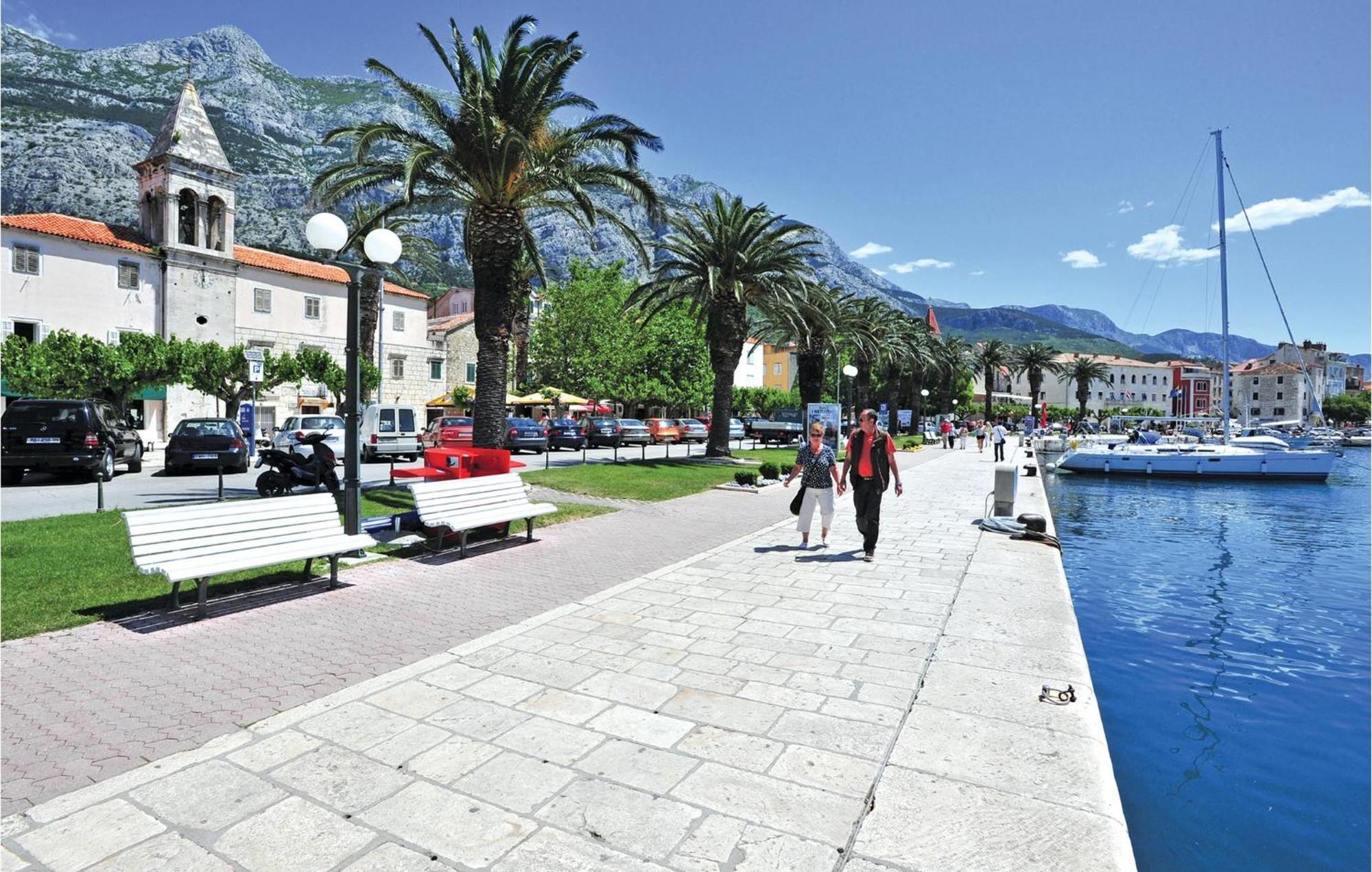 Stunning Apartment In Makarska Eksteriør billede