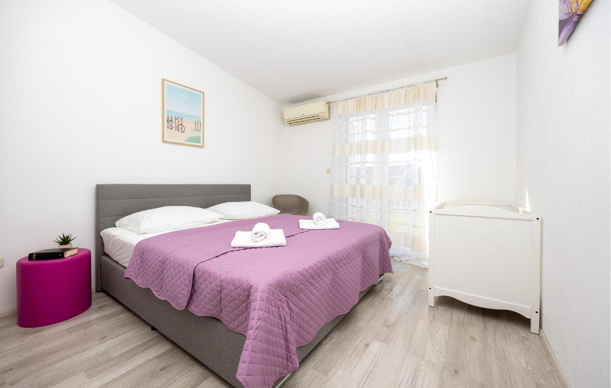 Stunning Apartment In Makarska Eksteriør billede